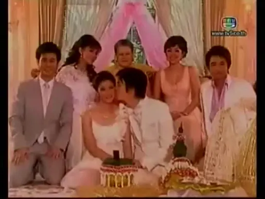 Thai Lakorn Kisses 1