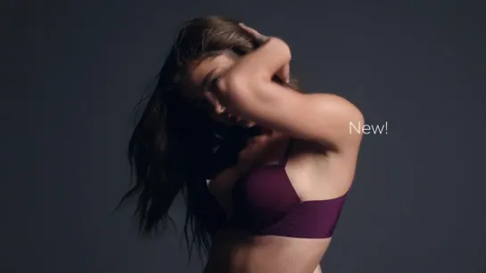 Victoria’s Secret Sexy Illusions Push-Up Plunge (Taylor Hill)