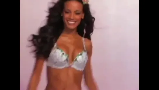 Selita - Holiday Fantasy Bra 2007