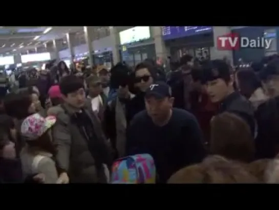 110313 Suju & SHINee @ Incheon Airport