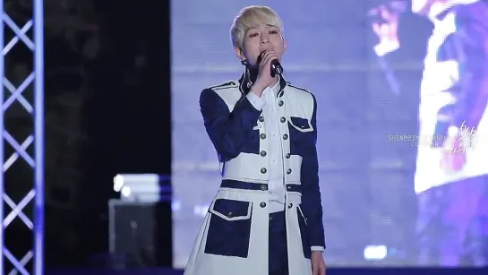 301013 [Fancam] Onew - "Selen 6.23" full @ Kookmin University Festival