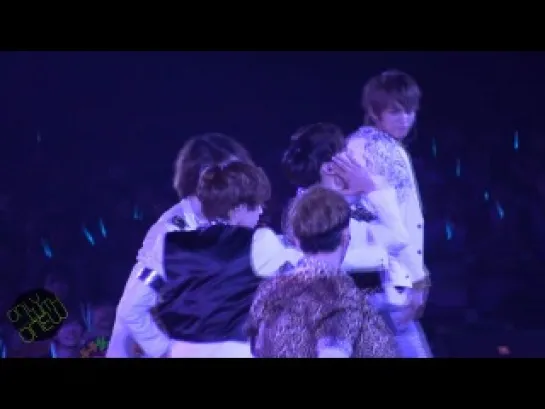 12.05.12 Онью - Sherlock @ Japan Arena Tour Kobe [FANCAM]