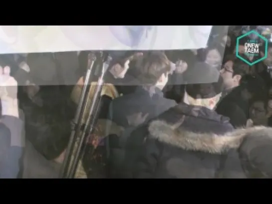 220213 Onew hug Taemin  @ KBS Guerilla Date