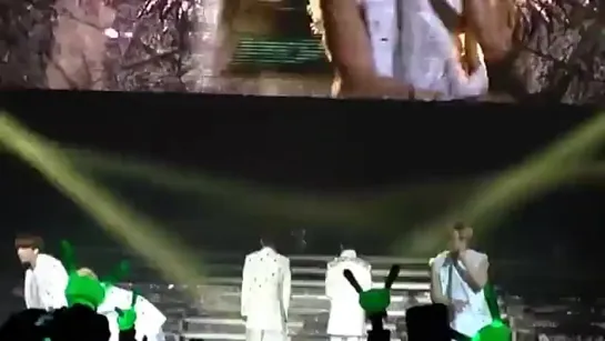 [ FANCAM ]140427 Live on Earth 2014 in London - 1004