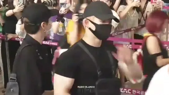 [VK][190820] MONSTA X fancam (Wonho focus) @ Gimpo Airport