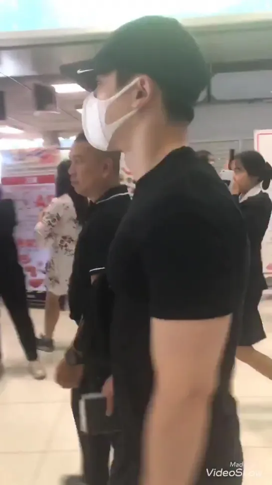 [VK][190531] MONSTA X fancam (Wonho focus) @ Suvarnabhumi Airport