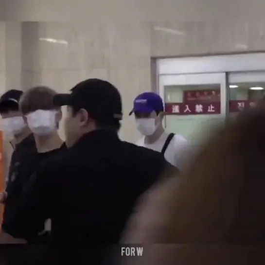 [VK][190519] MONSTA X fancam (Wonho focus) @ Gimpo Airport