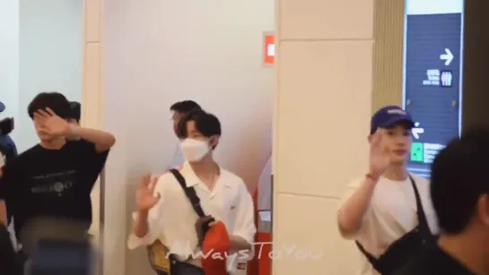 [VK][190517] MONSTA X fancam @ Haneda Airport