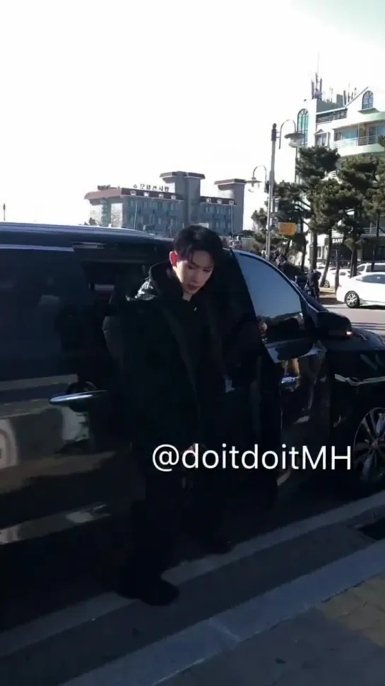 [VK][190217] MONSTA X fancam (Wonho focus) @ Arriving at tvN 'Show! Audio Jockey'