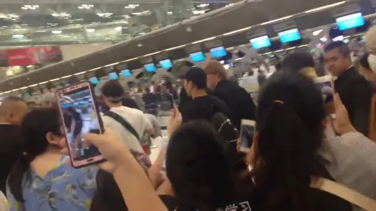 [VK][181117] MONSTA X fancam @ Suvarnabhumi Airport