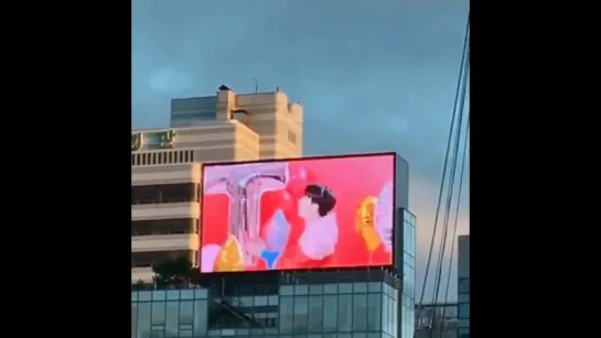 [VK][181006] MONSTA X for TONY MOLY CF on a Billboard building in Gangnam, Seoul