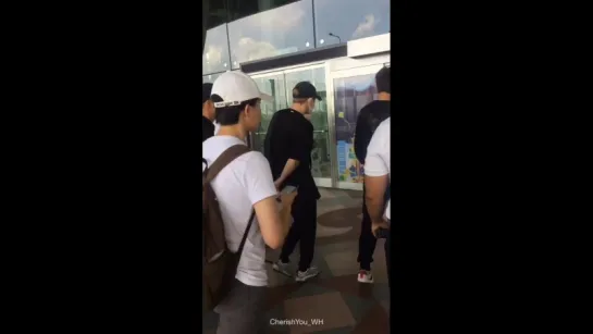 [VK][181001] MONSTA X fancam (Wonho focus) @ Suvarnabhumi Airport