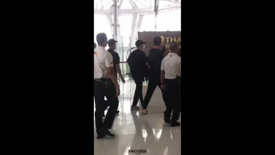 [VK][181001] MONSTA X fancam (Wonho focus) @ Suvarnabhumi Airport