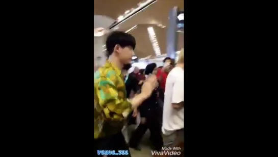 [VK][180818] MONSTA X fancam @ Kuala Lumpur Airport