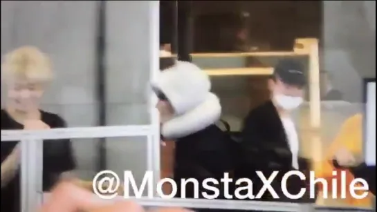 [VK][180811] MONSTA X fancam @ Santiago Airport