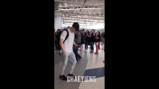 [VK][180730] MONSTA X fancam @ Houston Airport