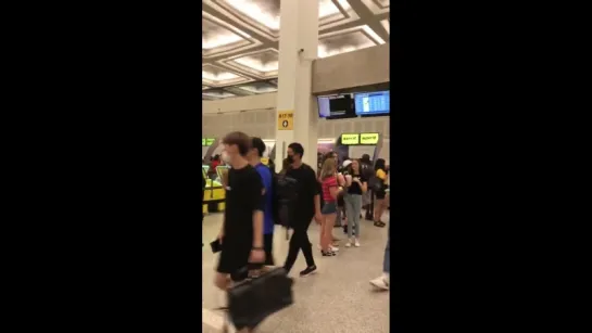 [VK][180728] MONSTA X fancam @ Houston Airport