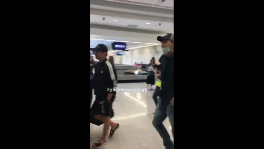 [VK][180726] MONSTA X fancam @ Dallas-Fort Worth Airport