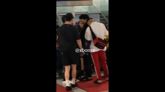 [VK][180618] MONSTA X @ Heathrow Airport