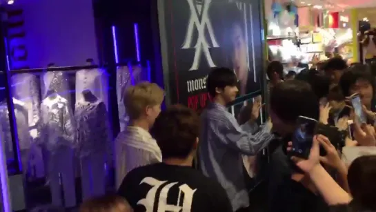 [VK][170519] Monsta X @ POP UP STORE in SHIBUYA109