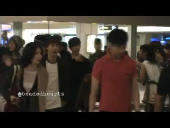 [FANCAM] 111124 TeenTop arrival  Changi Airport