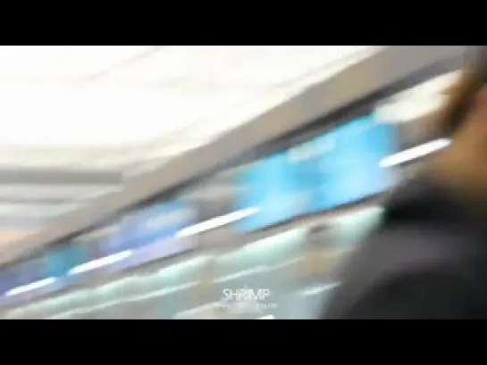 [FANCAM] 111124 Niel at airport [departs Seoul to Singapore]