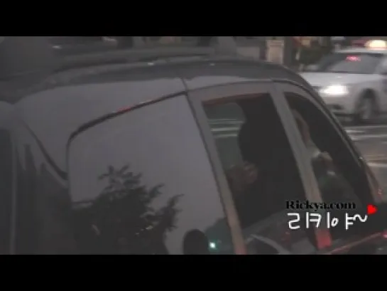 [Fancam] 110728 TEEN TOP Ricky in van leaving MCountdown venue