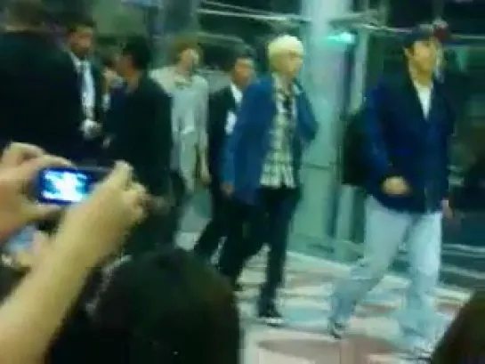 [Fancam] 29.04.11 Teen Top @ Suvarnabhumi Ariport in Bangkok Back to Korea