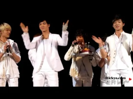 [FANCAM] Teen Top - Happy Birhday Changjo, C.A.P & L.Joe @ Lotte World Garden Stage [SAT]