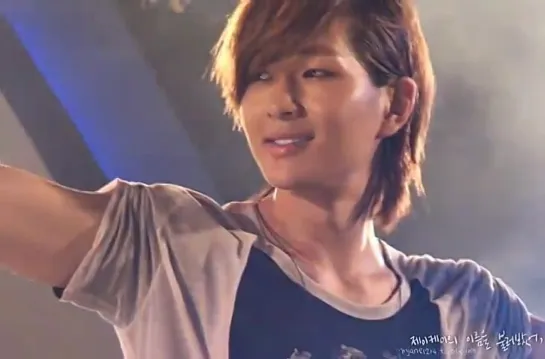 [fancam] Hot Onew @ Wawa Show. Видео на повторе *сидит с дебильной рожей*