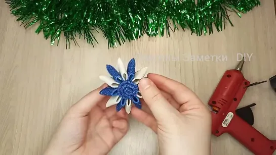 Easy DIY Christmas decorations idea_Christmas ornament Tutorial_Glitter foam sheet craft