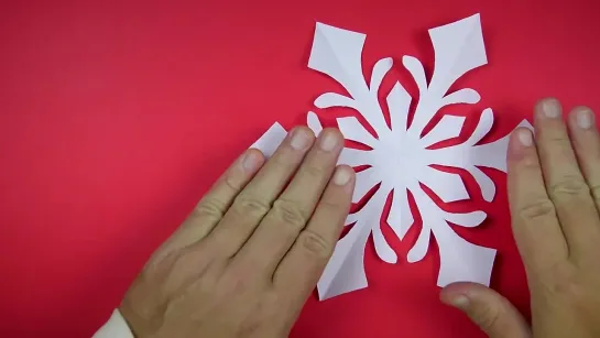 How to make a paper snowflake in 3 minutes [Easy to cut].Making snowflakes with paper for Christmas