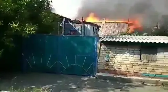 Горит Зайцево.. - Главное что этим жителям никто не поможет! В местах боевых действий жиль