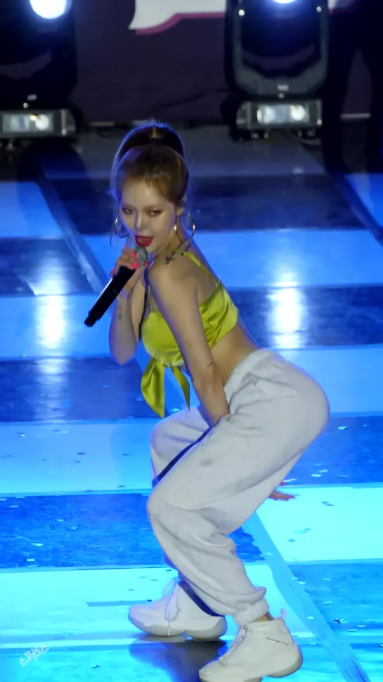 HyunA - Lip & Hip (FANCAM by SPHiNX)