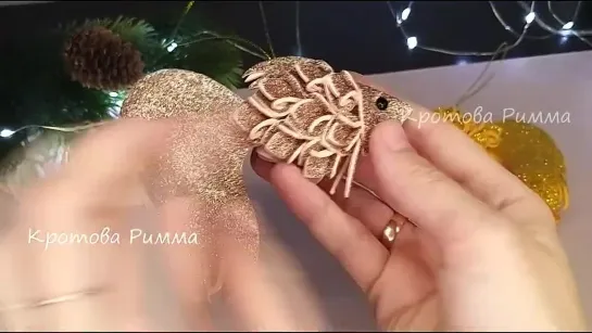 Новогодние игрушки из глиттерного фоамирана 🐠золотая рыбка 🐠 Glitter foam ornaments, Glitter foam.