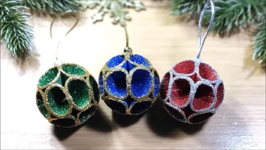 ОЧЕНЬ ПРОСТЫЕ ШАРИКИ на ёлку из фоамирана, своими руками новогодние 2022 🎄 DIY christmas ornaments