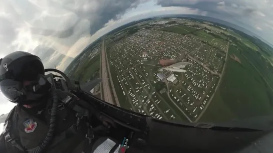 F-16 Fighter Jet - Crazy Unique Cockpit Video - Airventure 2018