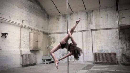 Karo Swen - Pole Dance