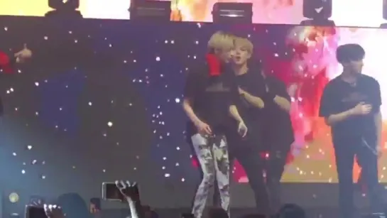 [VK][180720] MONSTA X fancam - Fallin' @ THE 2nd WORLD TOUR 'THE CONNECT' in Chicago