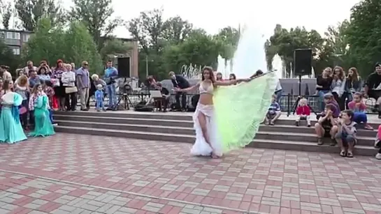 танец со светодными КРЫЛЬЯМИ Belly Dance Open Air