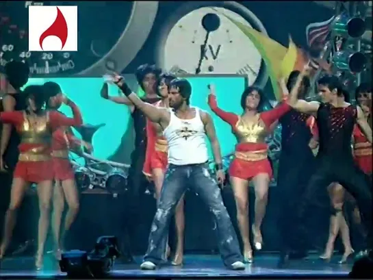 Saif Ali Khan Live Performance (Nachle Ve, Salaam Namaste, Dhoom Machale )  2007