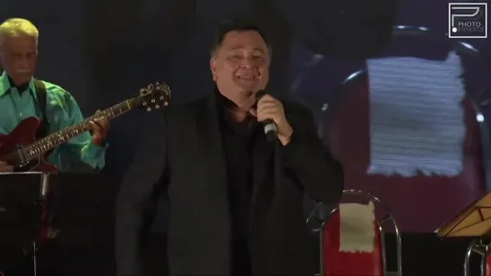 Main shayar to nahi performance  Rishi Kapoor singing