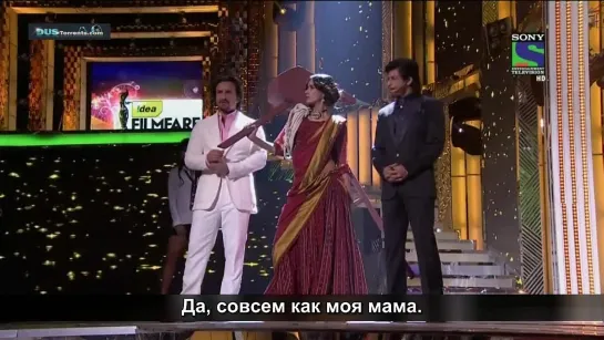 Церемония 58th Idea Filmfare Awards 2013 - Шахрукх Кхан и Саиф Али Кхан рассказывают о героинях фильмов (с русскими субтитрами)