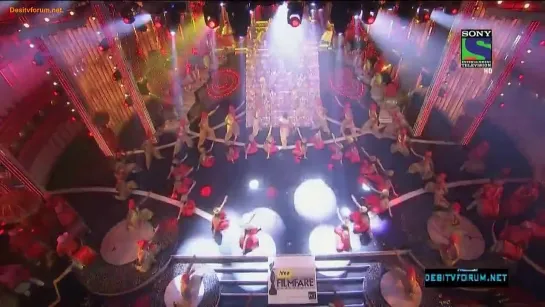 58th Idea Filmfare Awards 2013 - Hrithik Roshan Performance