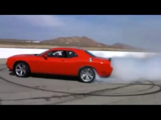 Dodge Challenger SRT-8 Burnout