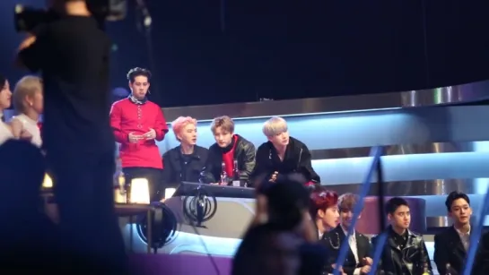 [VK][20161202] MONSTA X reaction to BewhY @ MAMA 2016