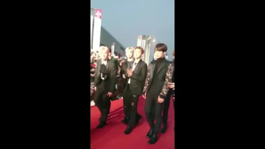 [VK][20161202] Monsta X red carpet Fancam @ 2016 MAMA