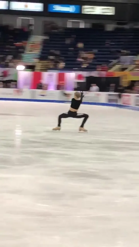 Alexandra Trusova cantilever into 3Lz3Lo Skate canada 2019