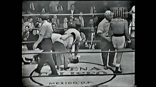 1974-10-26 Pipino Cuevas vs Samuel Garcia