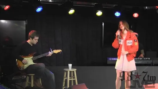 Lana Del Rey – Blue Jeans (Live @ «ALT 98.7 FM»)